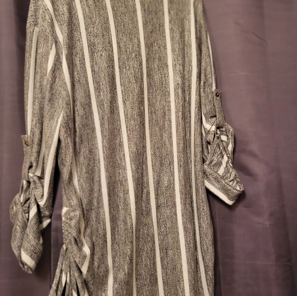 Sale 3 for $40 Tunics - Picture 3 of 4